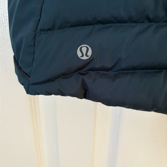 Lululemon Like New Hunter Green Teal Vest - Picture 3 of 6